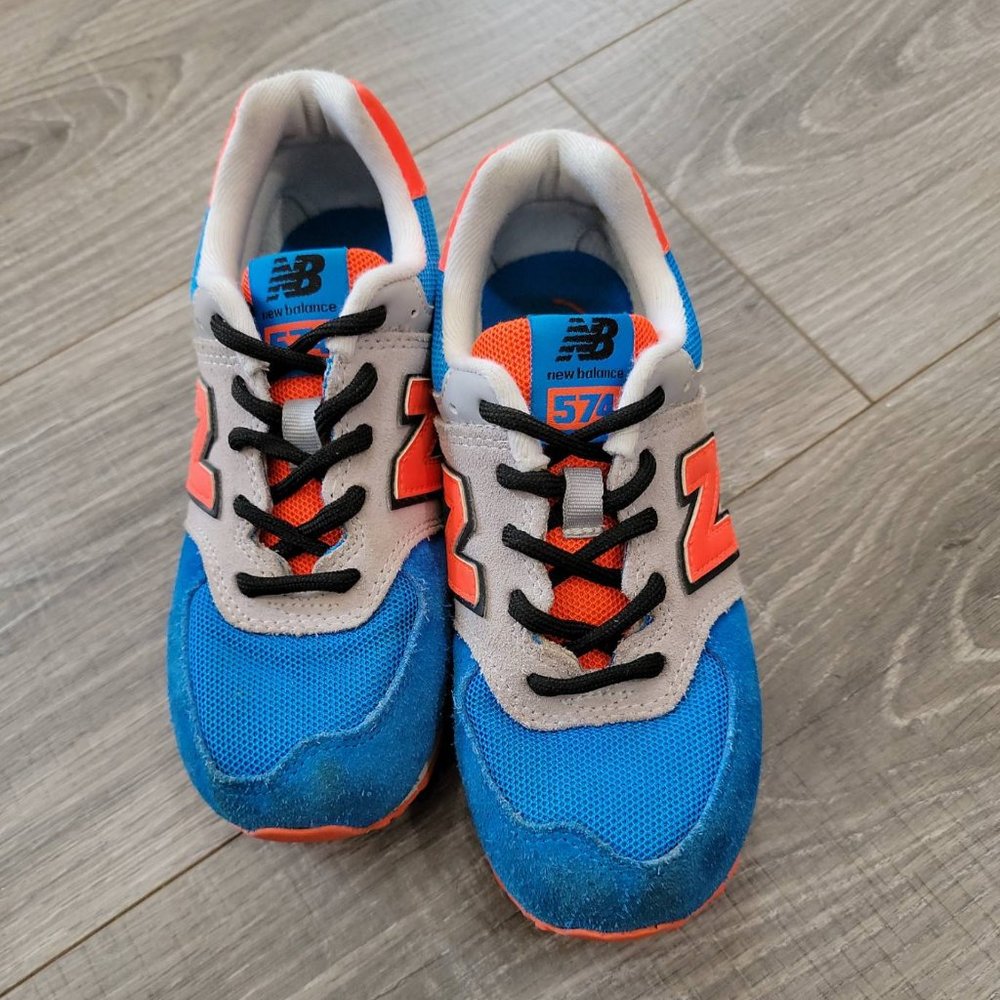 Very lightly worn, New Balance 574, Size Kids 1.5